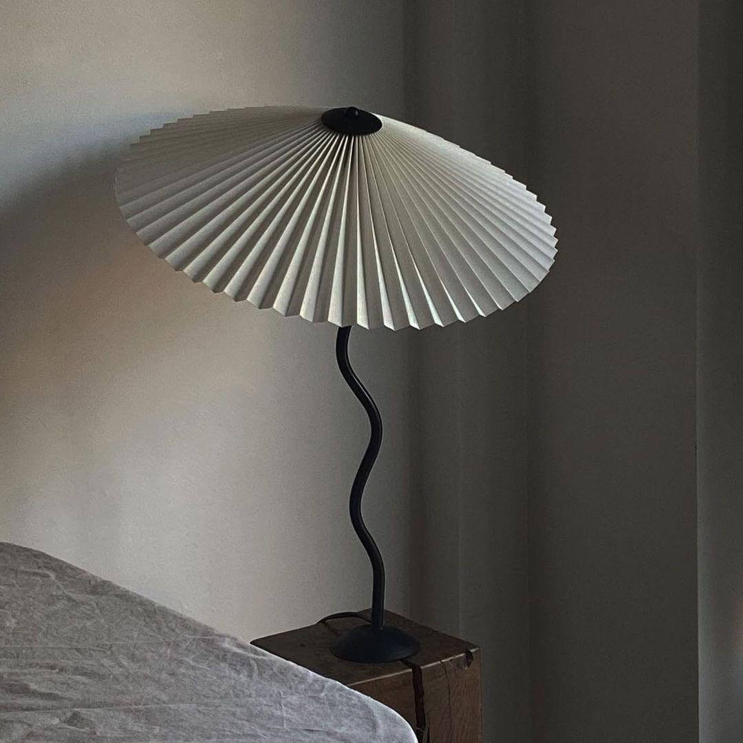 Modern Wavy Table Lamp