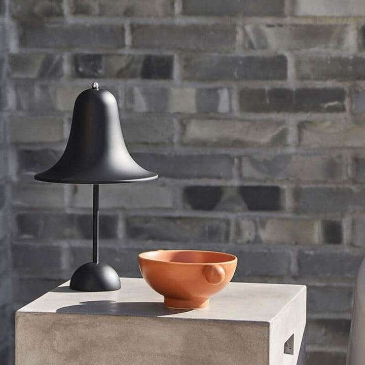 Cordless Table Lamp with Classic Cap Design
