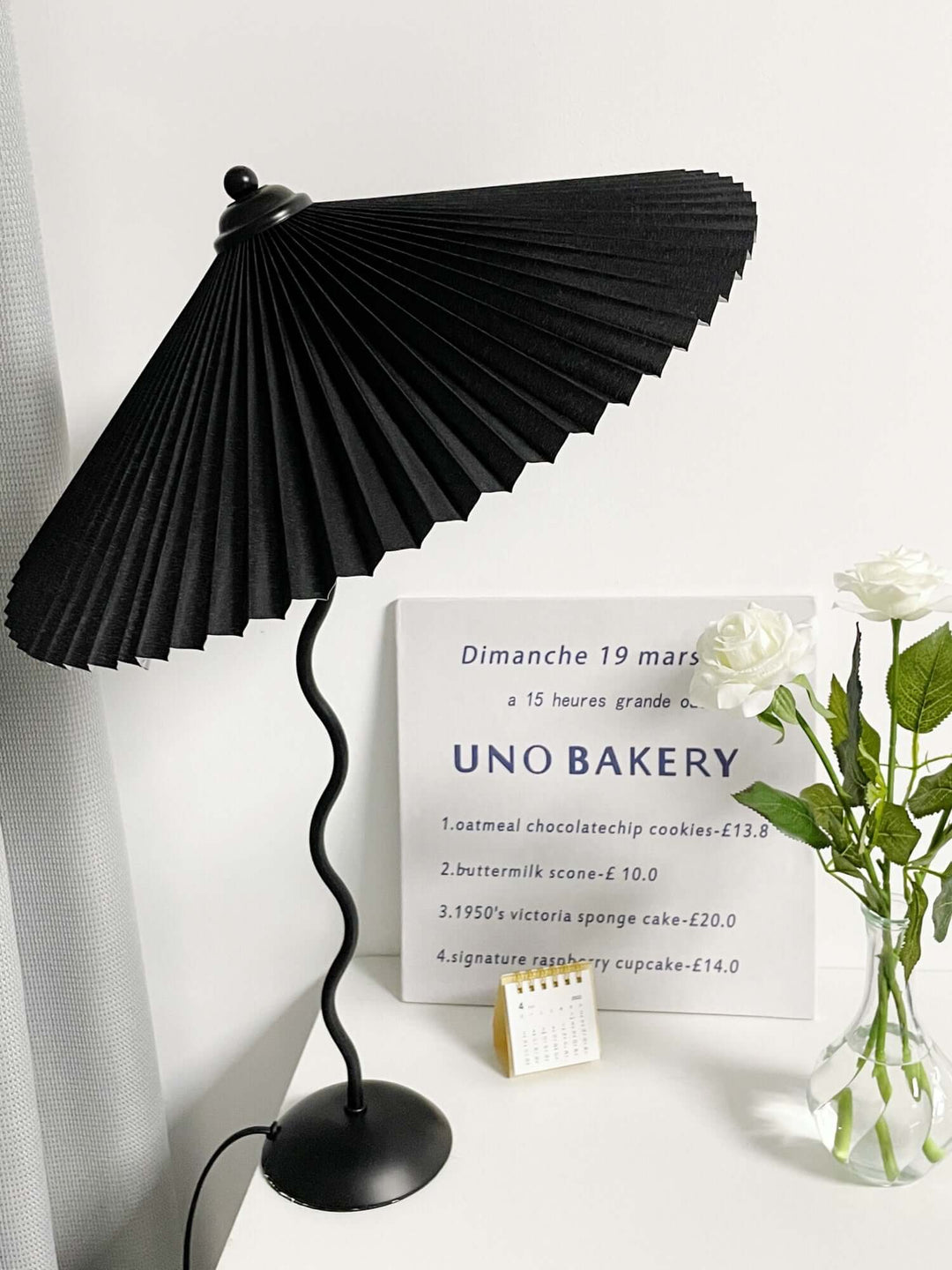 Modern Wavy Table Lamp
