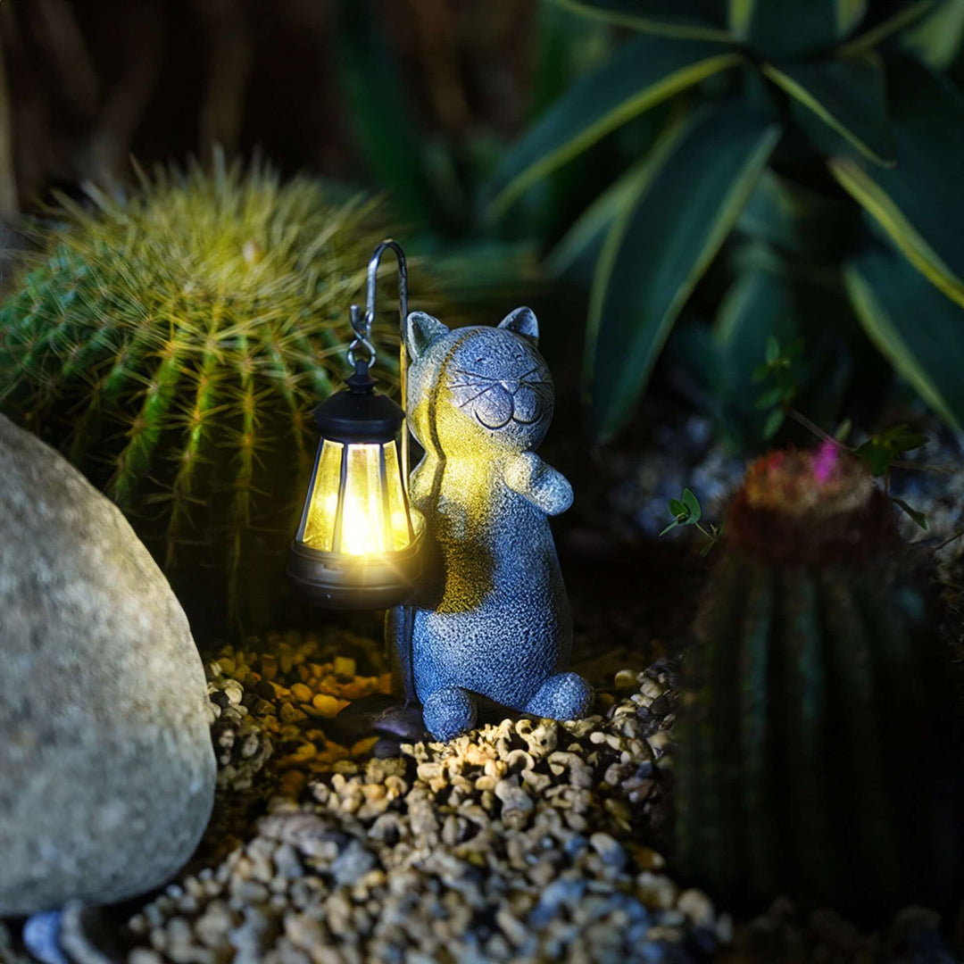 Solar Resin Cat Garden Statue with Golden Light