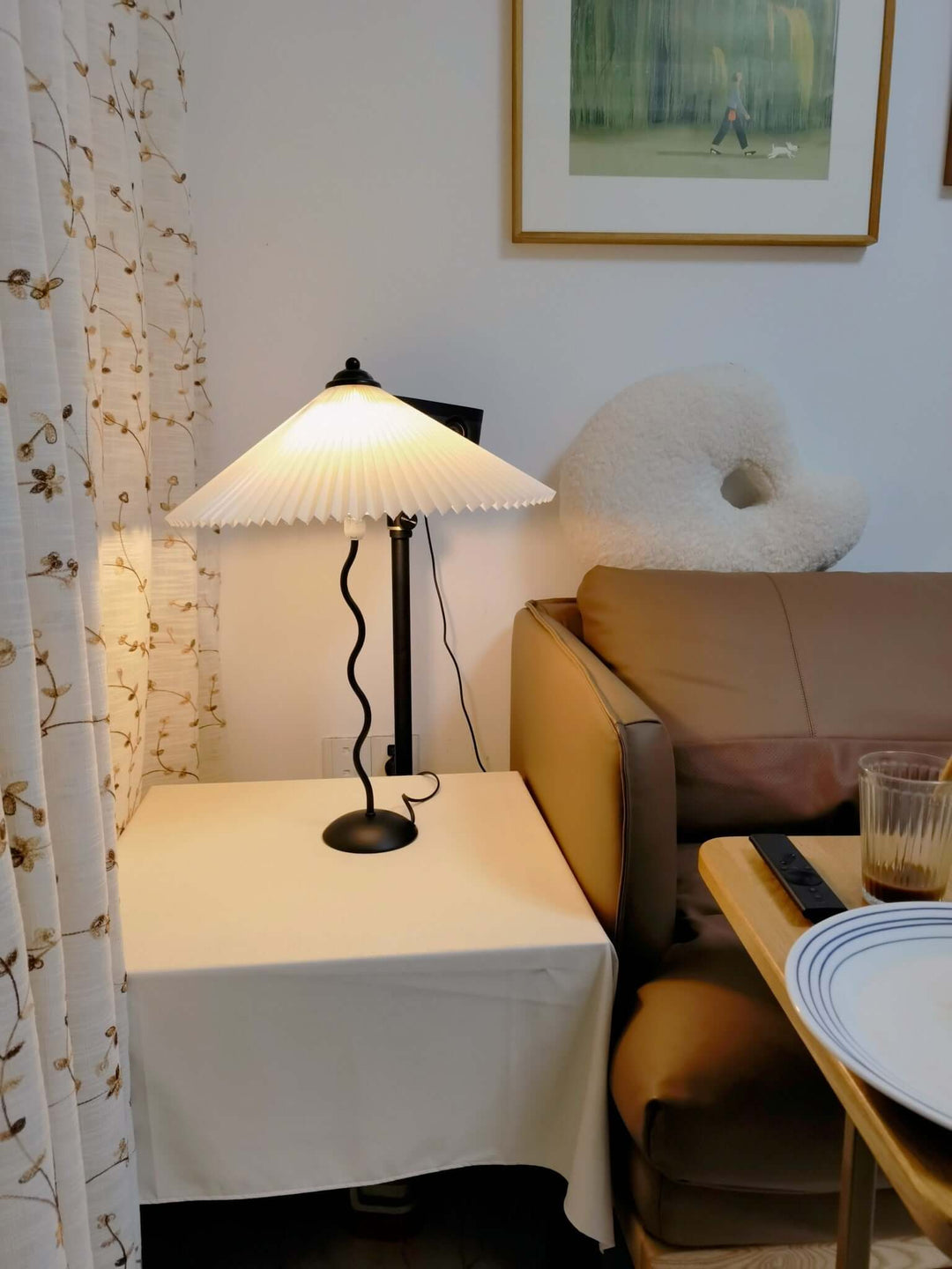 Modern Wavy Table Lamp