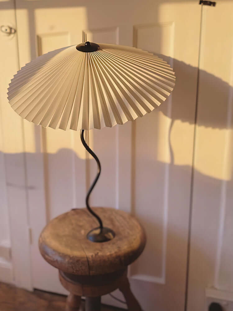 Modern Wavy Table Lamp