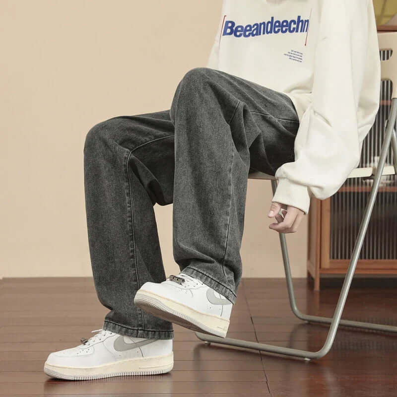 Men's Relaxed Fit Straight Leg Jeans