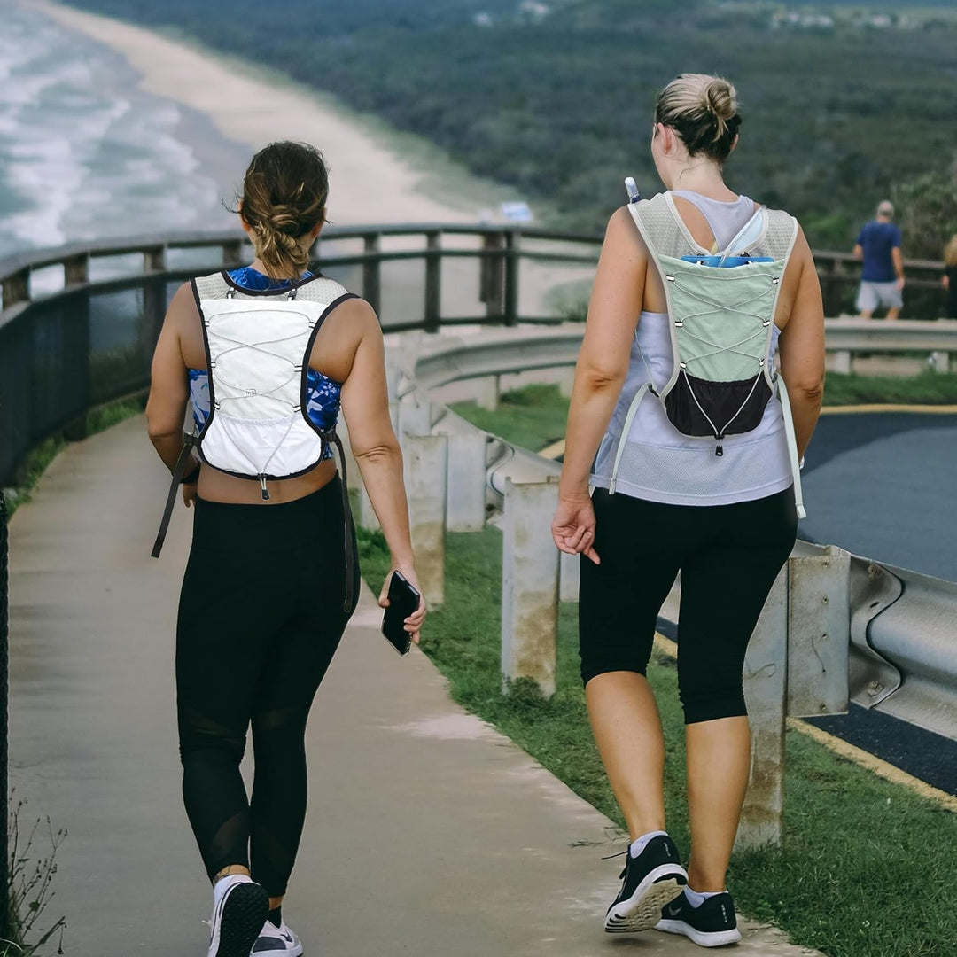Dravien 2L hydration running vest, adjustable, ultra-light, optimal for active individuals.