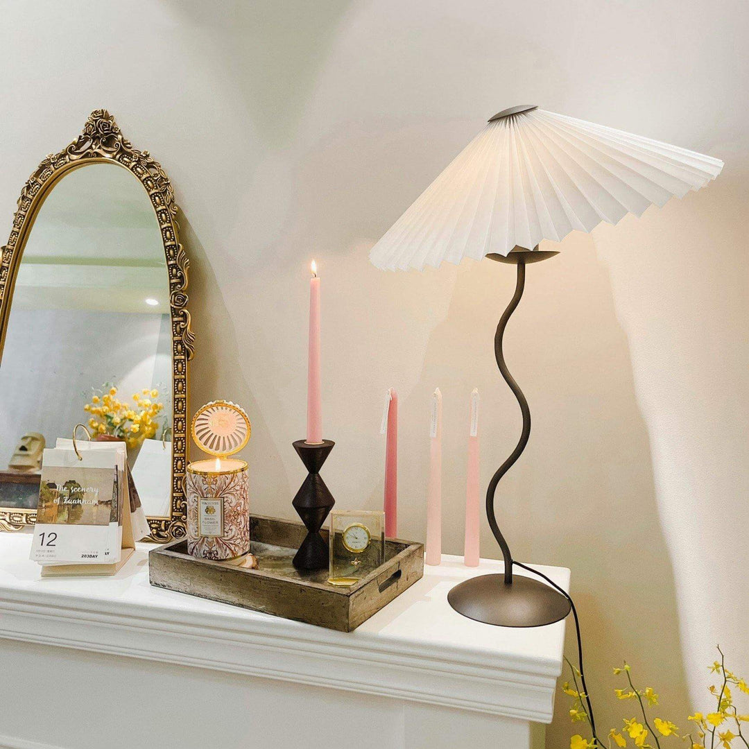 Modern Wavy Table Lamp