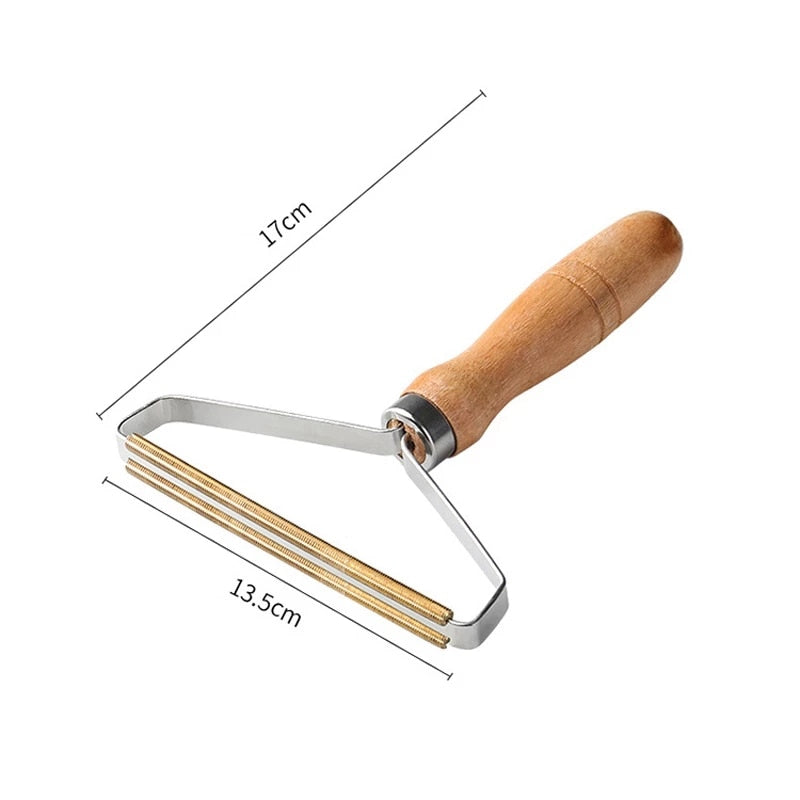 Eco-friendly lint remover with sturdy metal bristles, ideal for removing pet hair and lint from clothes, sofa, furniture.