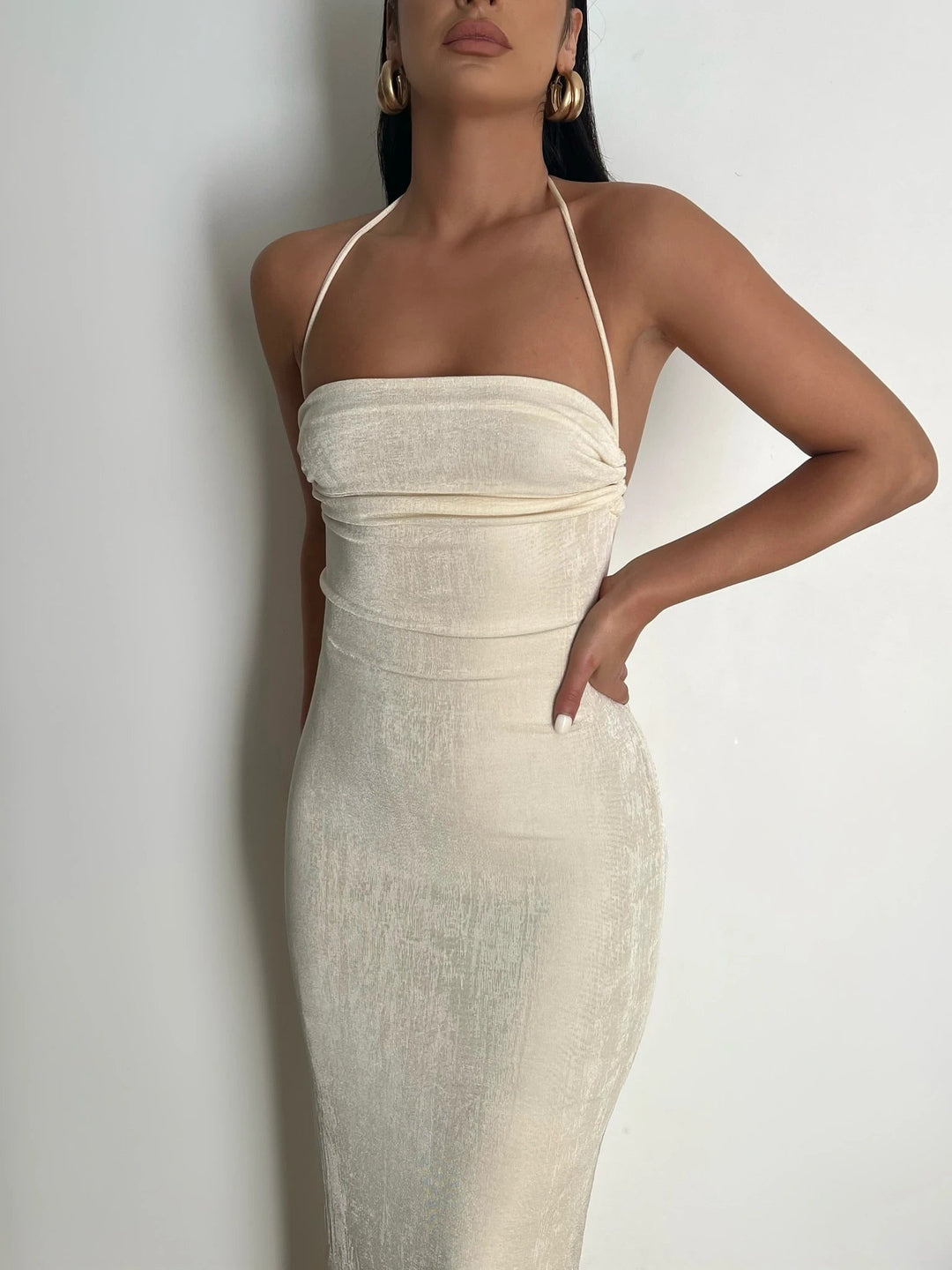 Graceful women's low back maxi dress, perfect as an evening gown.