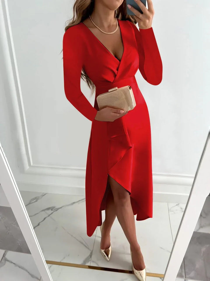 Comfortable and elegant women's flowing summer dress, designed for a flattering fit and chic style on any occasion.