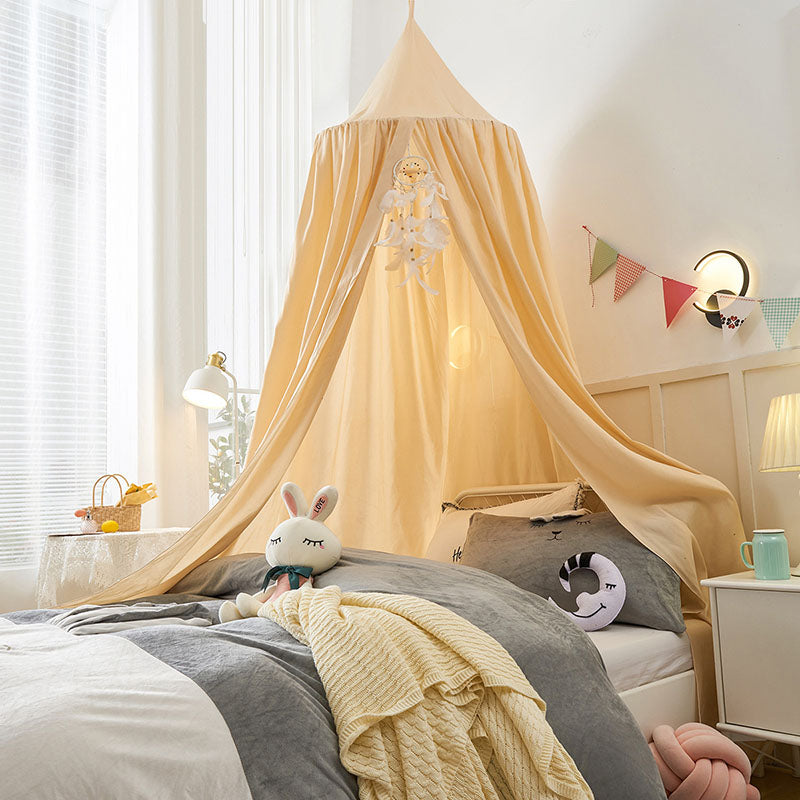 "Light green children's blackout bed canopy; elegant polyester fabric; blocks light; ideal for cribs, creating a cozy vibe."