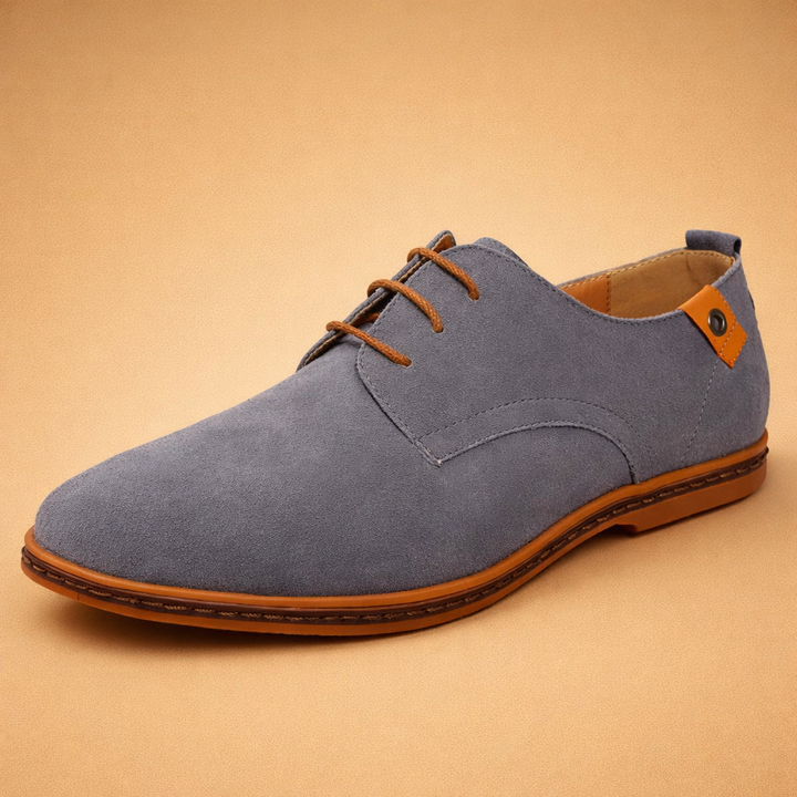 Elegant men's smart casual lace-up Oxford shoes, ideal for modern fashion and versatile styling.