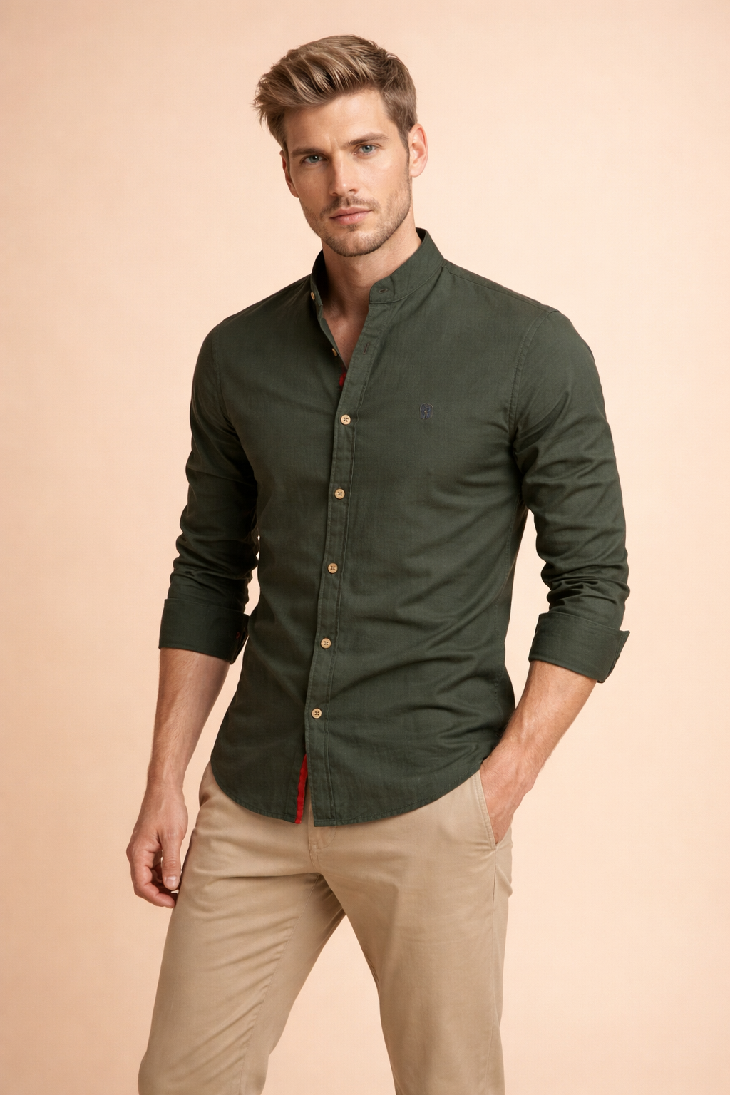 Men's casual slim-fit button-down shirt with long sleeves for everyday wear.