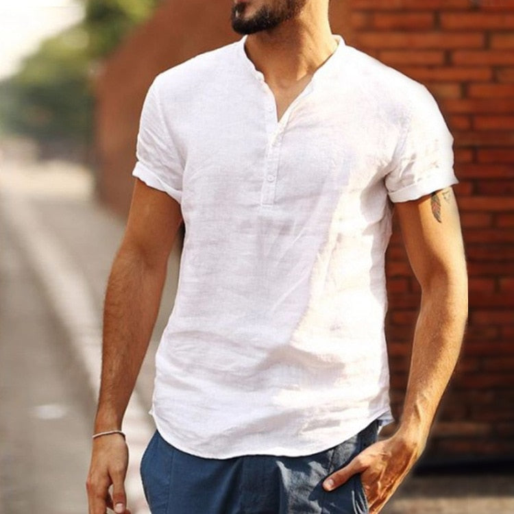 Casual men's lightweight t-shirt, perfect for hot summer days & comfort.