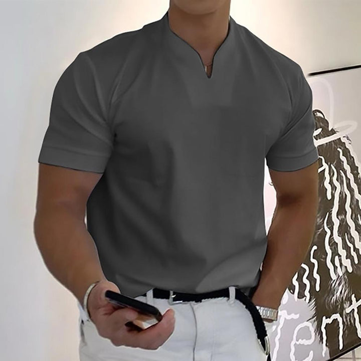 "Men's elegant casual polo shirt, timeless design, showcasing a refined style in a versatile and comfortable fit."