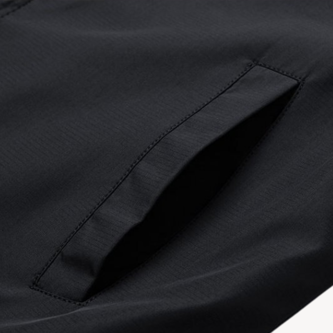 Men's lightweight cotton jacket with checkered lining, breathable fabric, functional pockets, ideal for smart-casual wear.