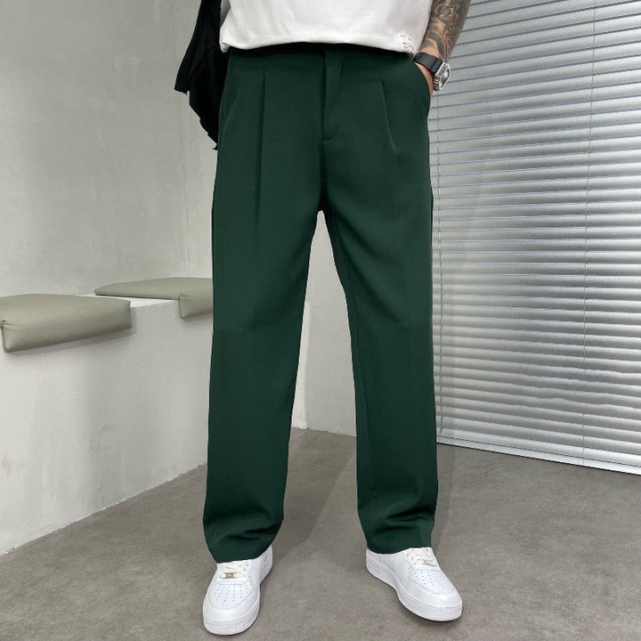 "Men's relaxed linen trousers, versatile fit, light texture, suitable for casual and smart-casual styles, eco-friendly fabric