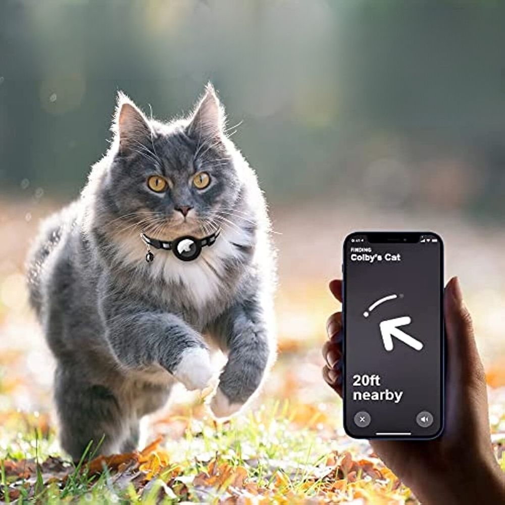 Reflective cat GPS tracker collar with quick release and durable nylon, designed for safety and night visibility.