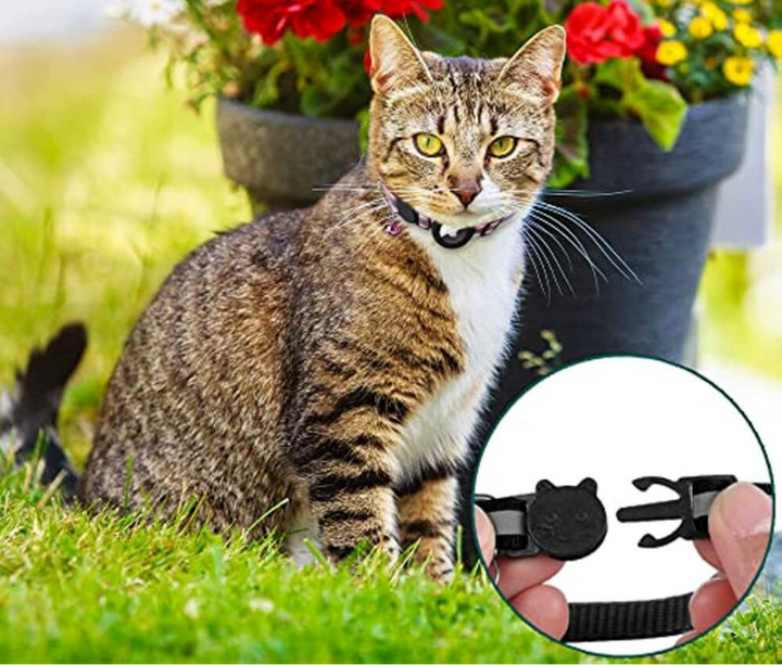 "Reflective cat GPS tracker collar with quick release, enhances safety and visibility for your pet's outdoor adventures."