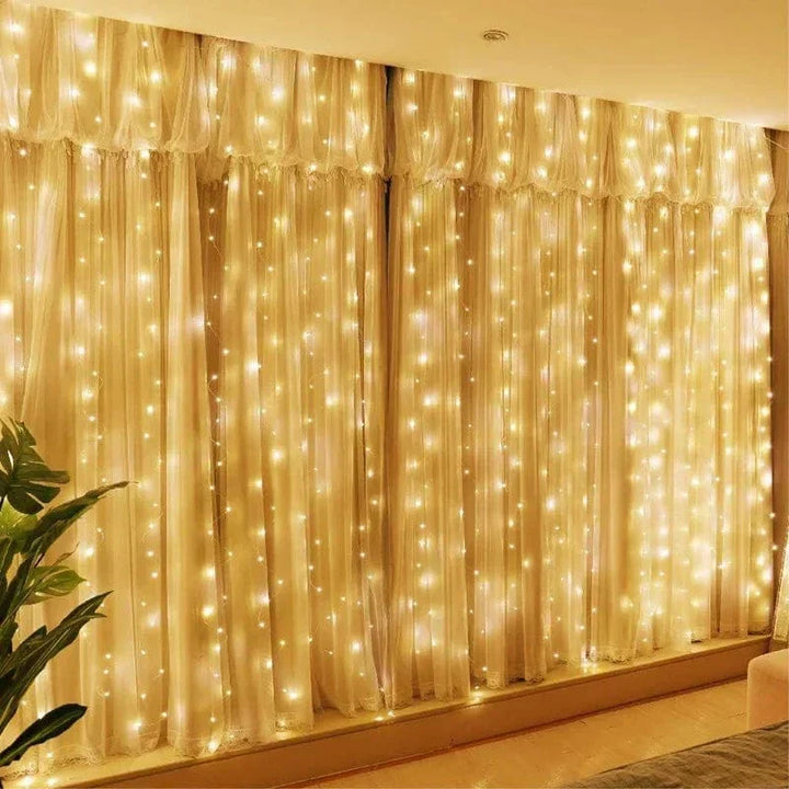 "Solar LED curtain light with copper wire, ideal for events, featuring warm white LEDs and solar power, outdoor use."