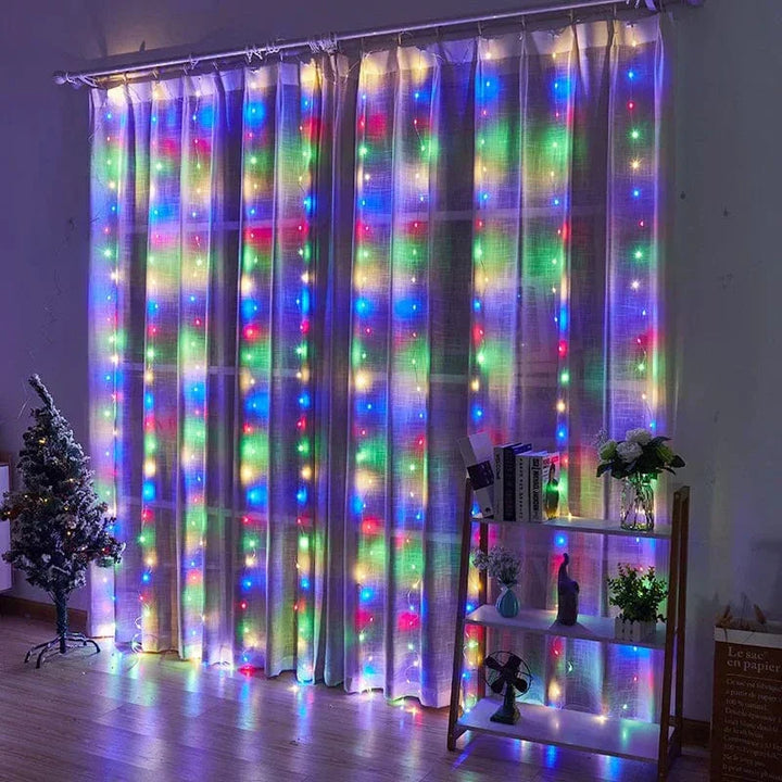 "Solar LED curtain light with copper wire, ideal for events, featuring warm white LEDs and solar power, outdoor use."