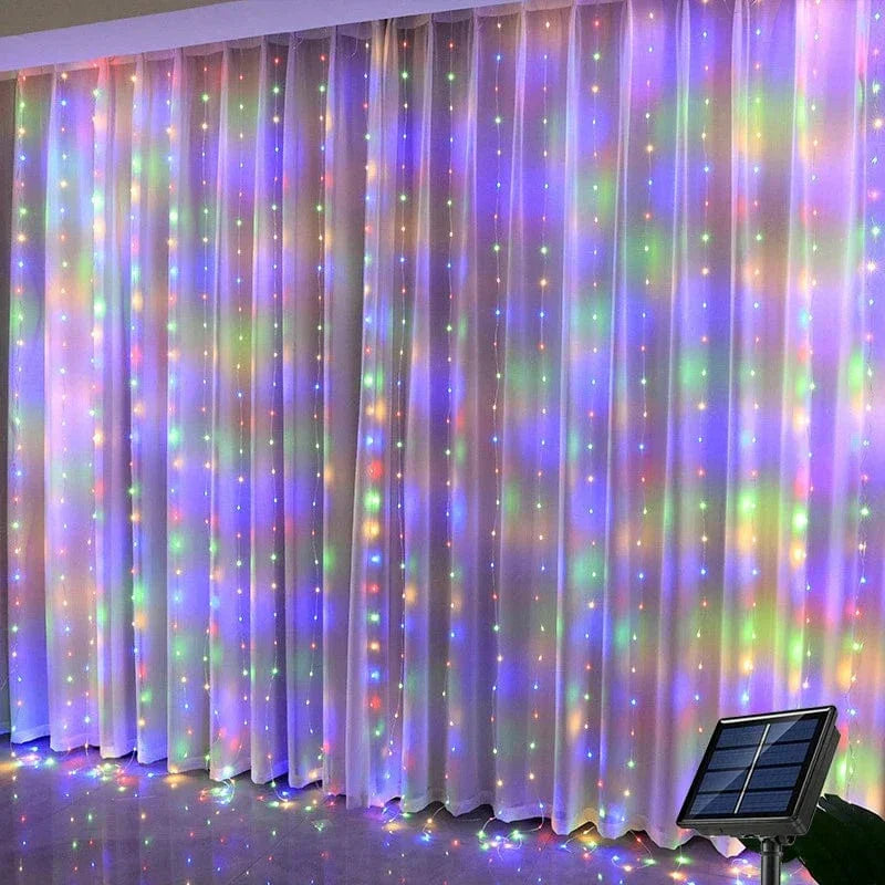 "Solar LED curtain light with copper wire, ideal for events, featuring warm white LEDs and solar power, outdoor use."