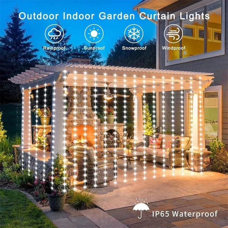 "Solar LED curtain light with copper wire, ideal for events, featuring warm white LEDs and solar power, outdoor use."