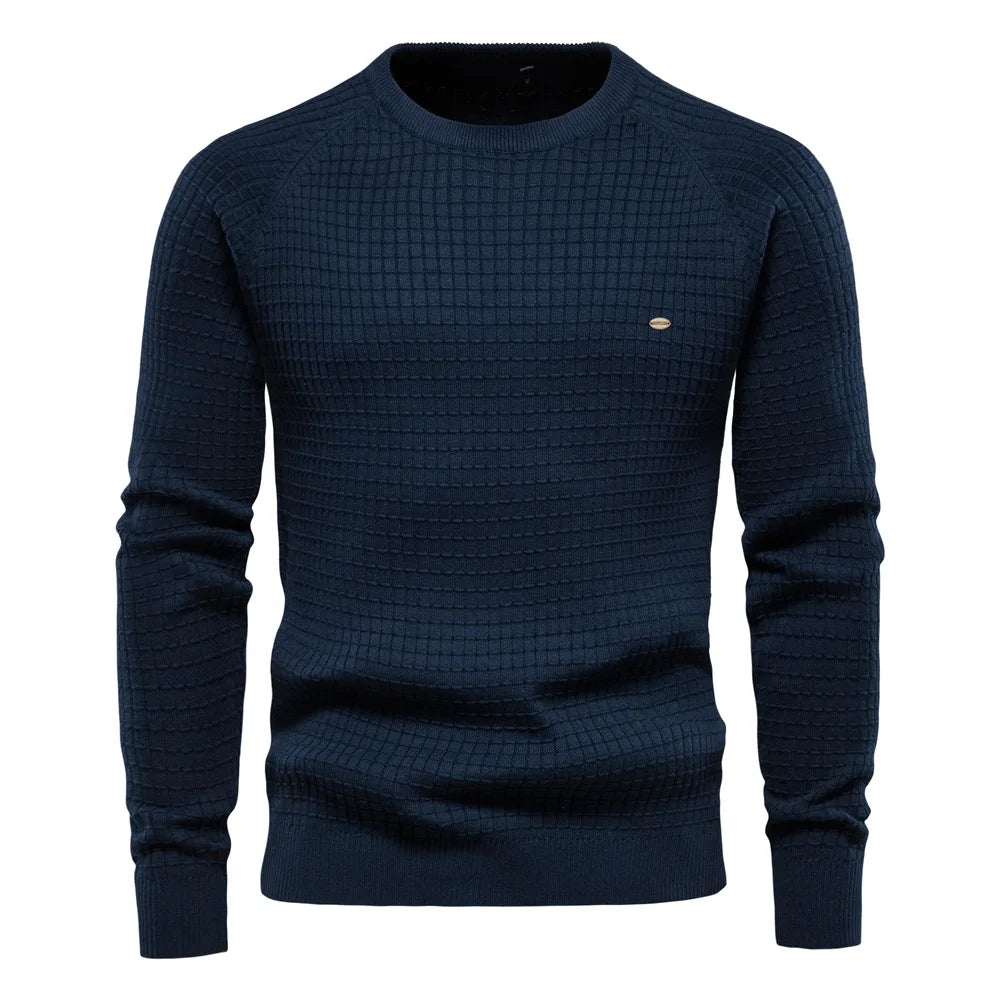 Versatile men's pullover, ideal for smart-casual outfits and everyday comfort.