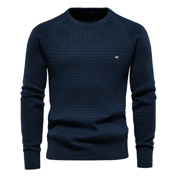 Versatile men's pullover, ideal for smart-casual outfits and everyday comfort.