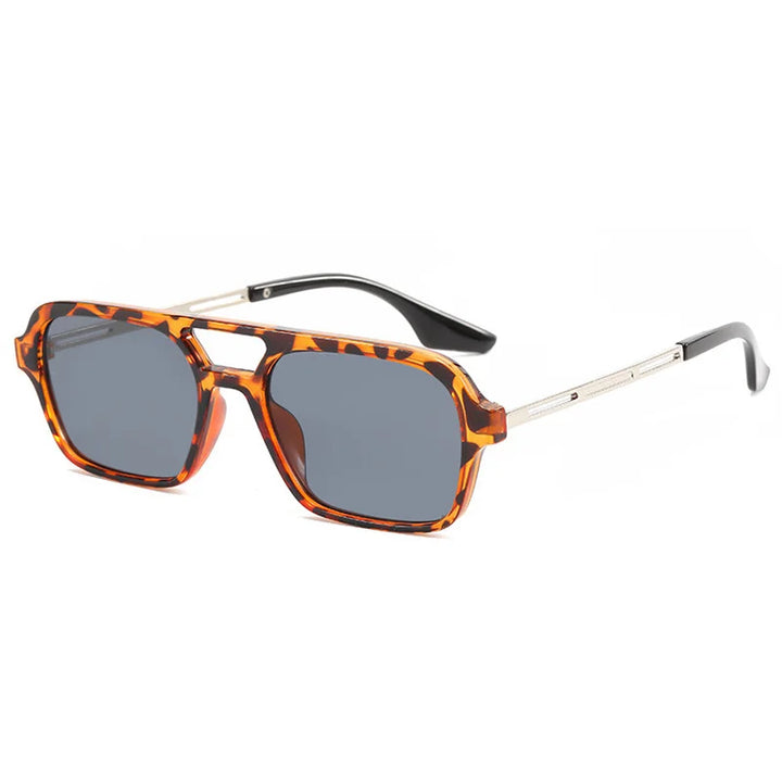Everyday women's sunglasses, stylish & offering reliable UV protection for daily wear & fashion.