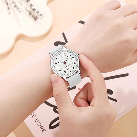 Practical waterproof analog nurse watch, easy to clean silicone, clear second hand.