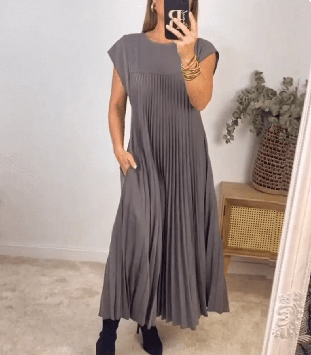 Casual women's long sleeve summer dress, designed for comfort and ease, ideal for everyday summer fashion.