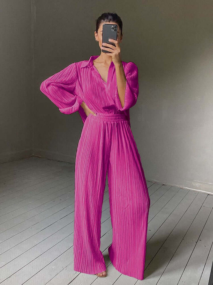 Versatile women's two-piece long set, ideal casual wear or a chic, fashionable outfit.