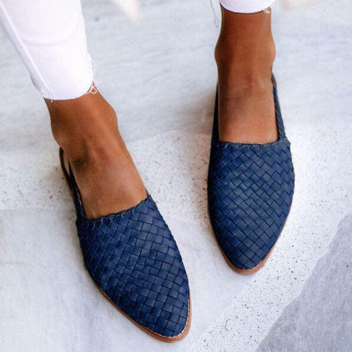 Versatile women's casual slip-on woven flats. Elegant everyday loafers with cushioned comfort for any outfit.