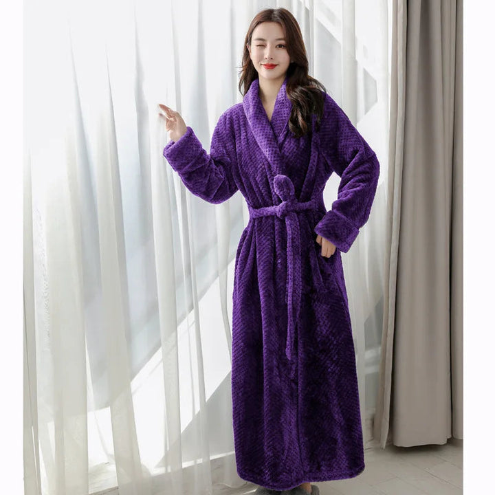 Stylish women's plush robe in a comfortable design, ideal for winter mornings.