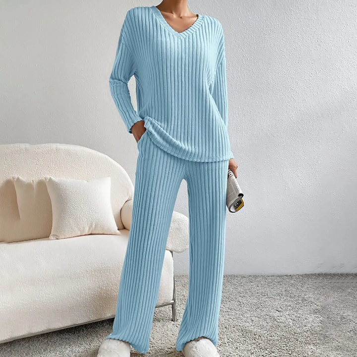 Cozy women's ribbed knit lounge set, perfect for comfortable casual wear and everyday style.