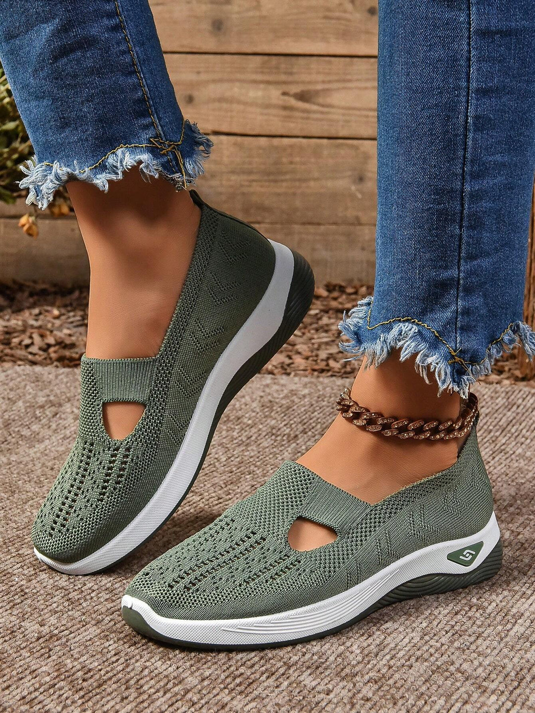 Lightweight walking shoes for women, orthopedic slip-on design for ultimate summer comfort.