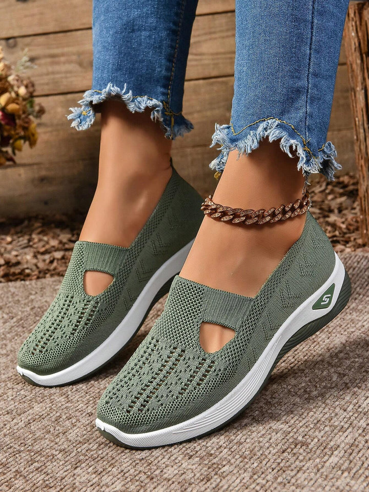 Casual women's orthopedic flat shoes, slip-on style perfect for breathable summer wear.