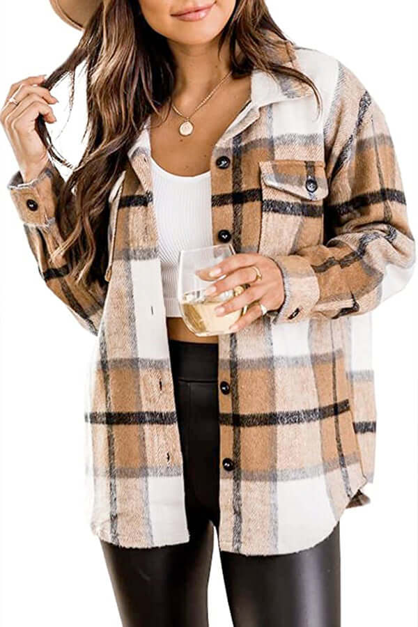 Women's loose fit checked blouse, comfortable and casual, perfect for everyday style. Long sleeve plaid top.