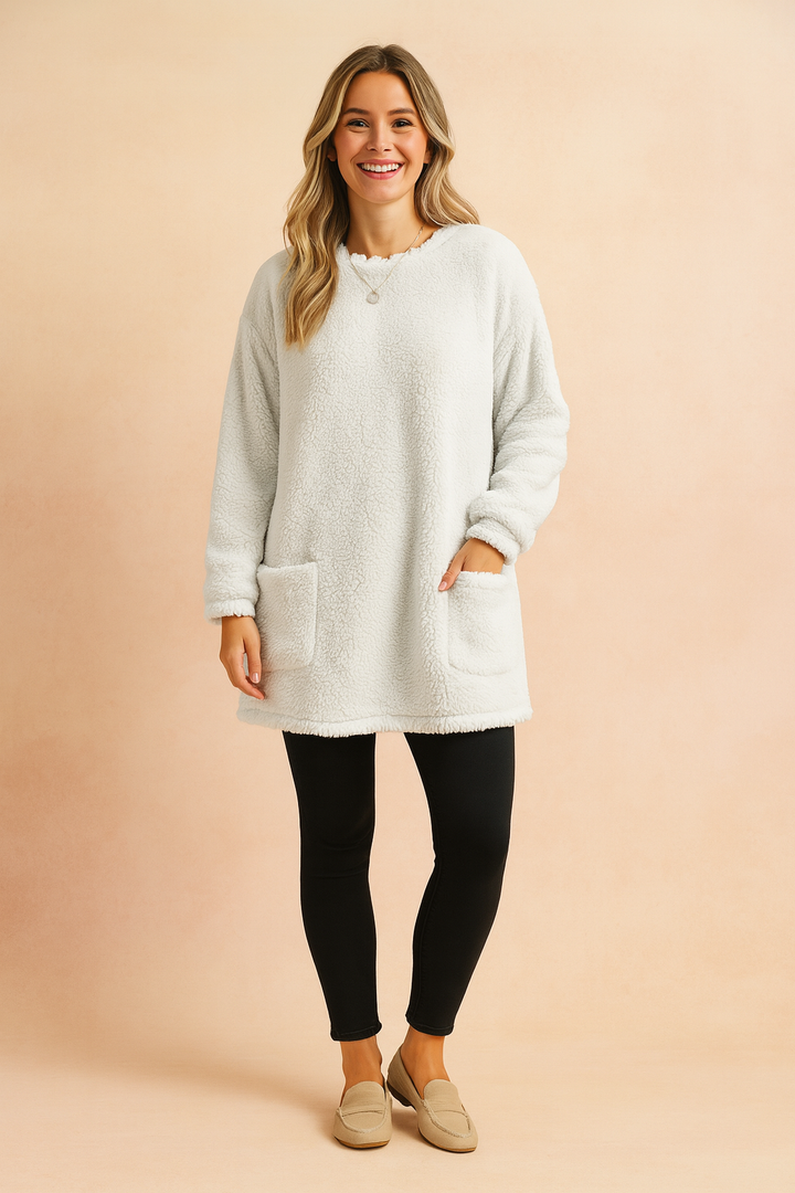 Versatile women's oversized casual sweater, a comfy, loose fit long sleeve top. Essential stylish fall & winter fashion.