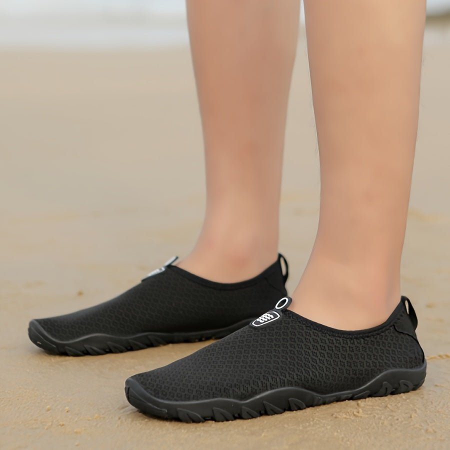 Women's quick-dry water shoes, breathable & anti-slip, ideal for beach, swim, and aquatic outdoor activities.