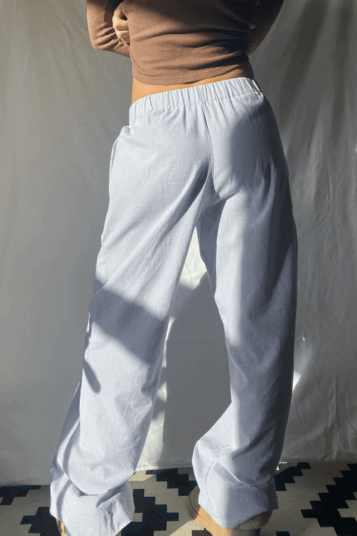 Comfortable women's relaxed fit lounge pants with elastic waist, perfect for sleepwear and casual wear.