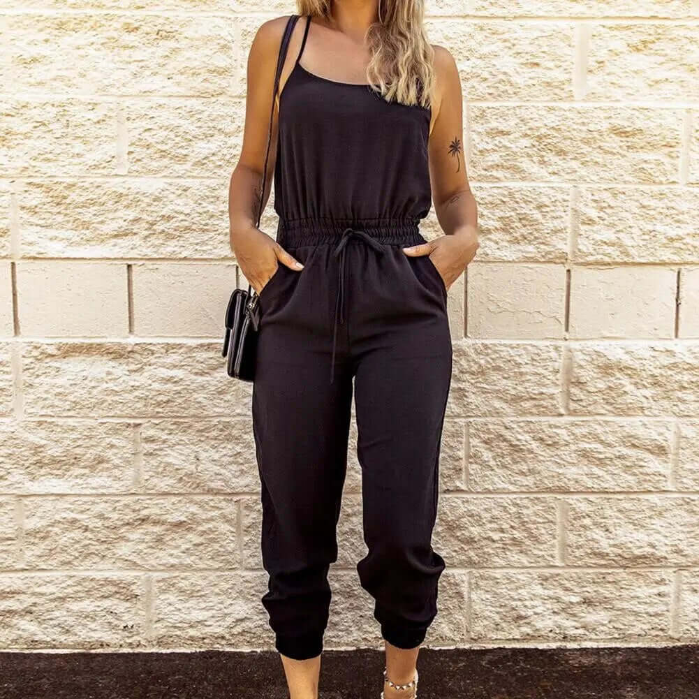 Women's sleeveless wide-leg jumpsuit in a relaxed fit. Perfect for comfortable and stylish summer casual wear.