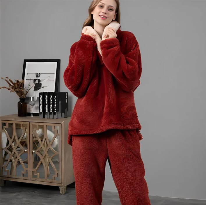 Women's gray fleece pajama set, cozy sleepwear & warm loungewear for ultimate relaxation and comfort.