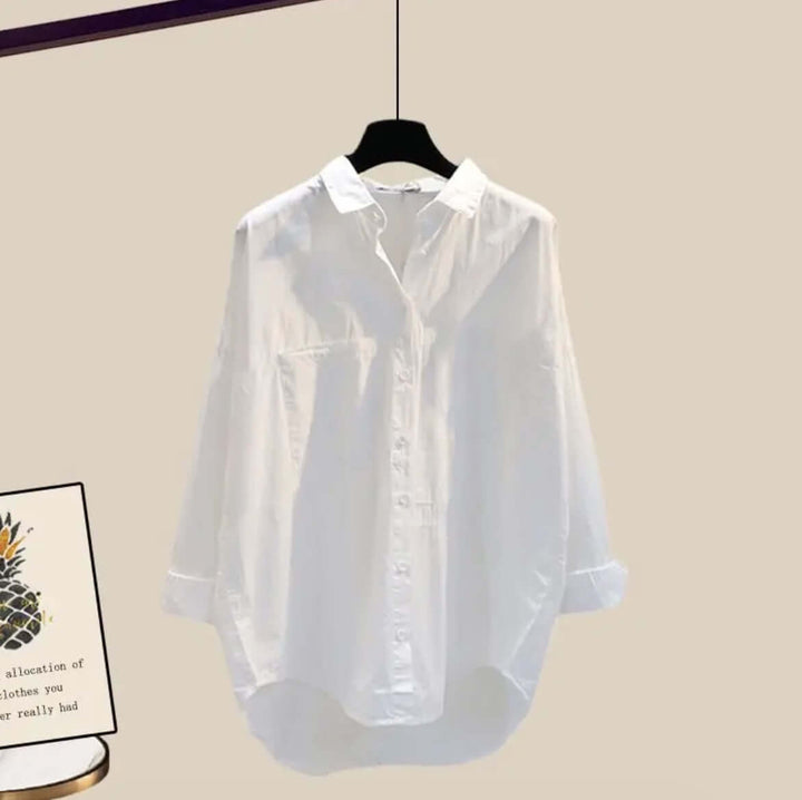 Vintage three-piece casual set: soft sweater, relaxed shirt, & comfortable pants. Perfect for everyday style.