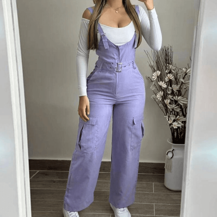 Women's wide-leg overalls with adjustable straps & cargo pockets. Comfortable, stylish utility jumpsuit for casual wear.