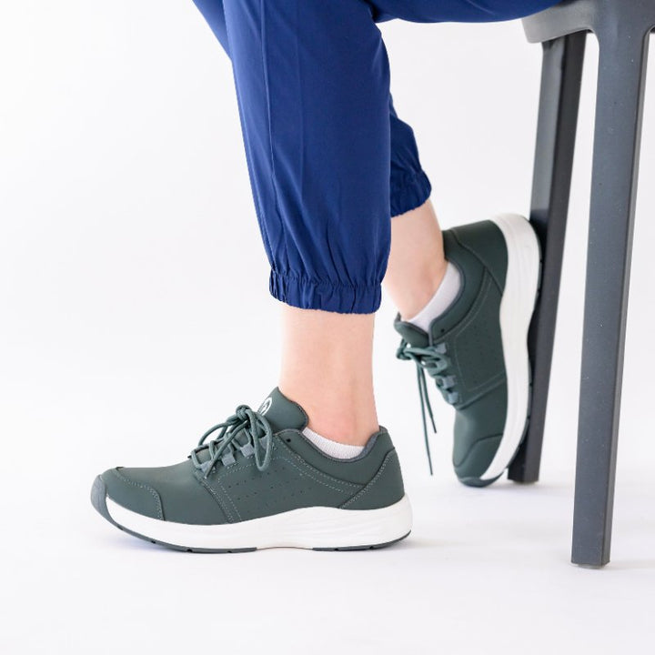 Women's ComfortWear Healthcare Work Shoes - Lexians